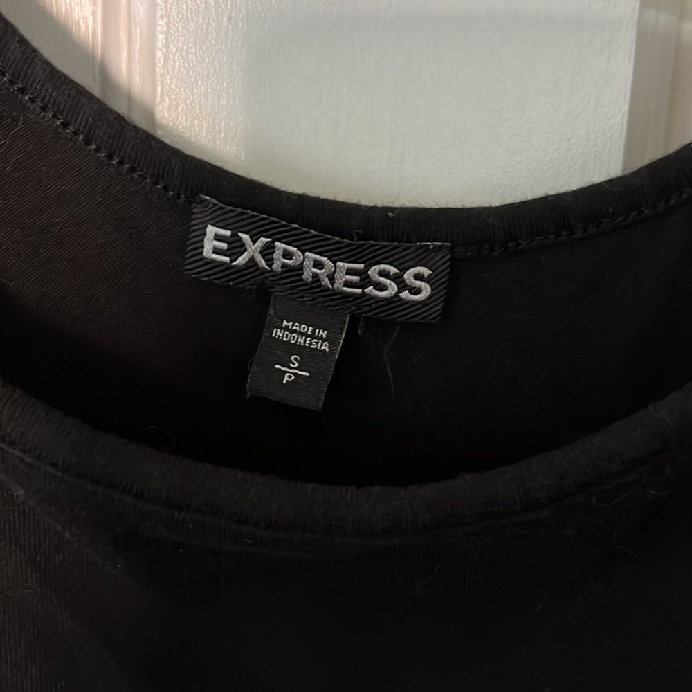 Express Flutter Sleeve Top - Picture 3 of 3